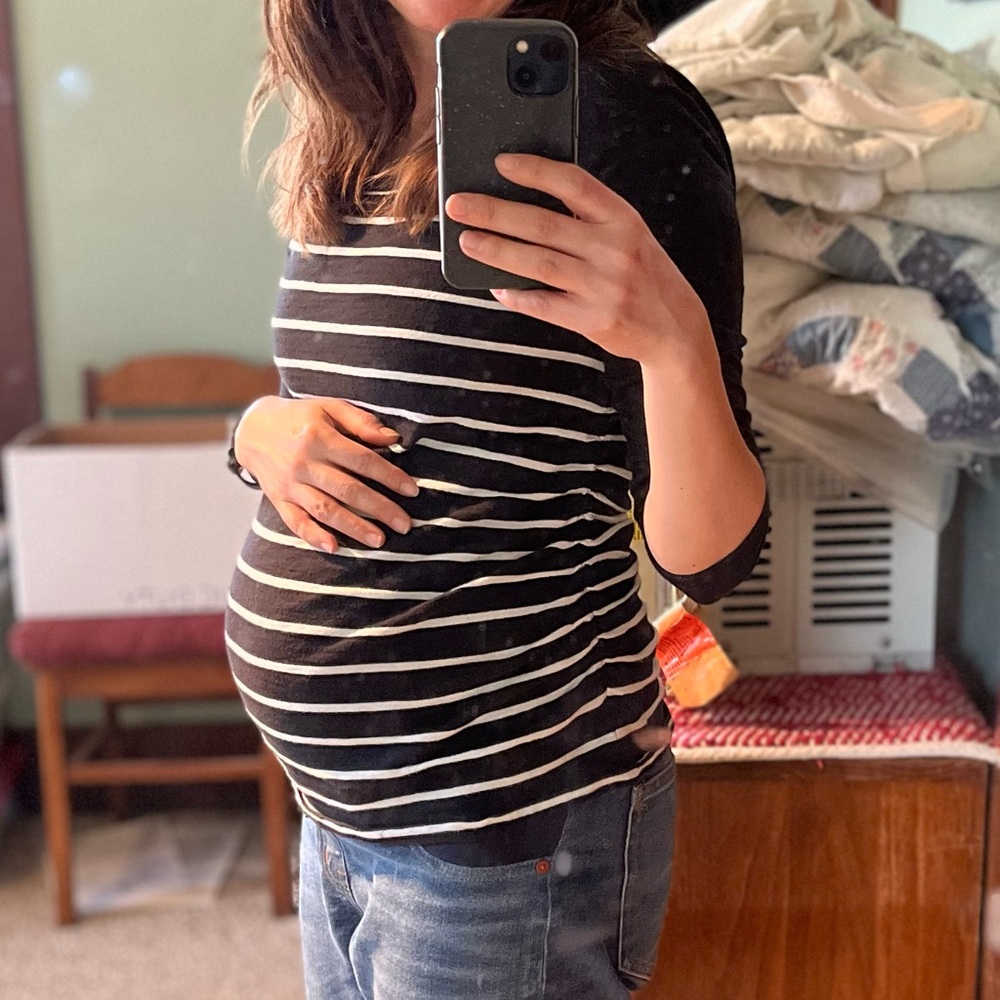 Liz Lange Black and White Maternity Top